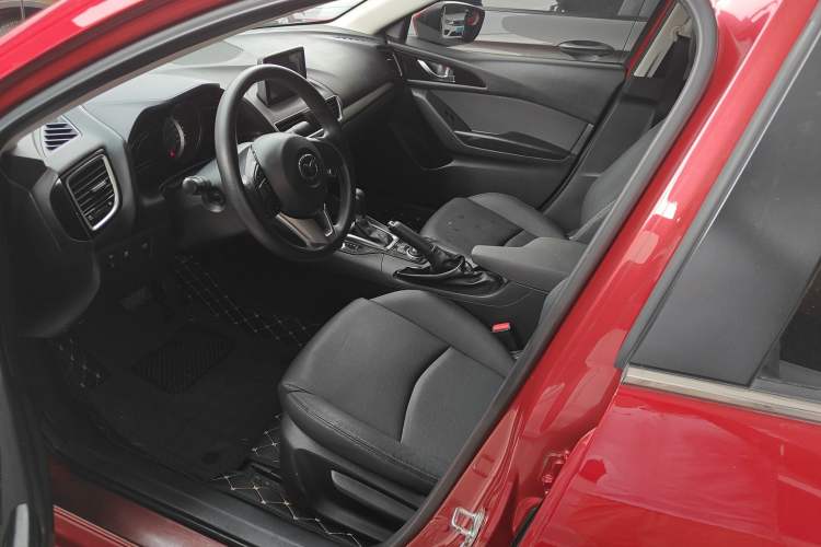 Used Mazda Mazda 3 Axela 2016 Sedan 1.5L Automatic Luxury Model
