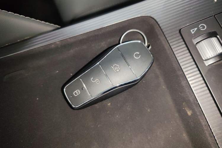 Used BYD Song L DM-i 2025 Intelligent Driving Version 112 km Beyond-Range Type