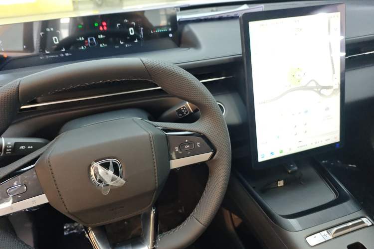 Used Changan Eado PHEV 2025 Smart New Blue Whale 145KM High-Energy Edition
