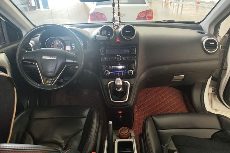Used Haval H6 2016 Upgraded Model 1.5T Manual Two-Wheel Drive Value Edition
