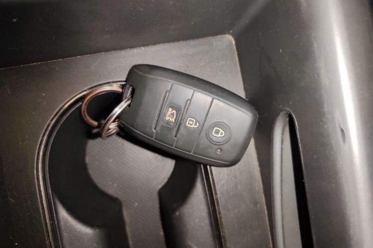 Used Kia Sportage R 2015 2.0L Automatic Two-Wheel Drive GLS Vehicle Key