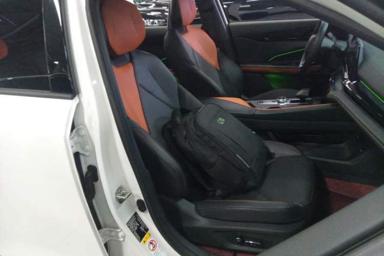 Used CHANGAN UNI-V iDD 2023 Zhidian iDD 1.5T 113km Smart & Fun Version (Rapid Edition)
