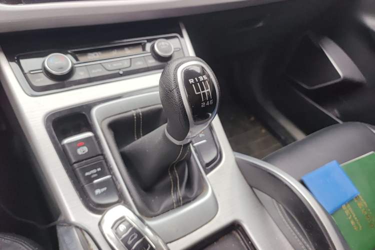 Used Geely Auto Emgrand X7 Sport 2016 2.0L Manual ZhiShang Version Gear Lever
