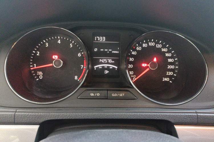 Used Volkswagen Lavida 2017 1.6L Manual Comfort Edition Instrument Cluster