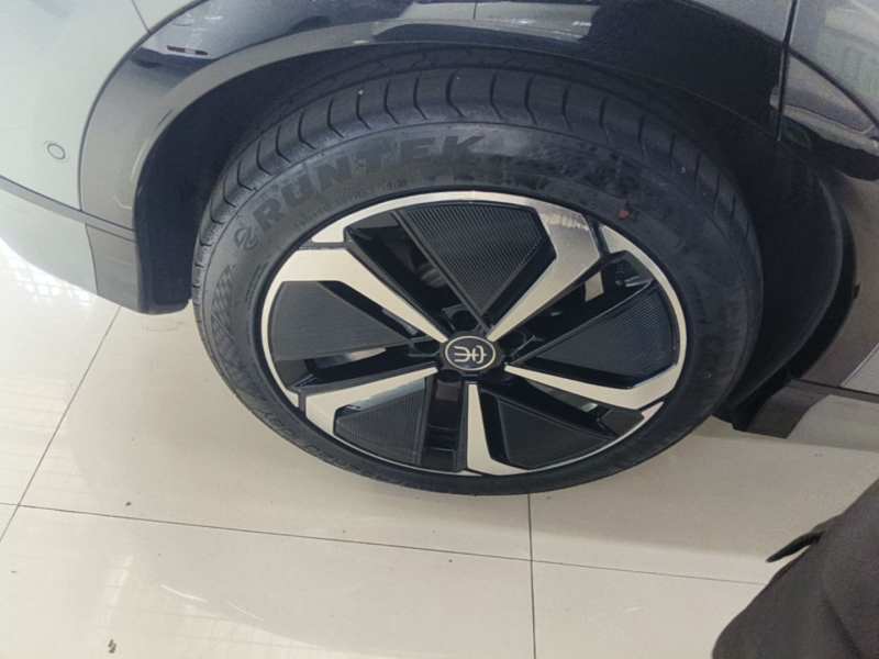 Used BYD Song L EV 2024 662 km Excellence Version — 25