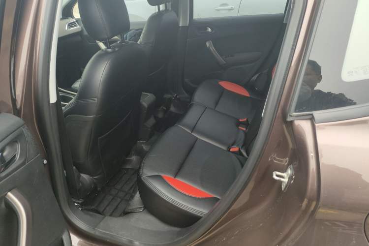 Used Peugeot 2008 2014 1.6L Automatic Fashion Edition
