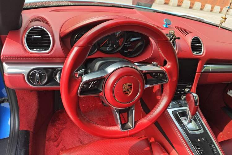 Used Porsche 718 2016 Cayman 2.0T
