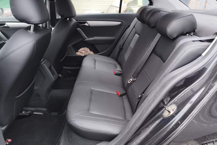 Used Volkswagen Lavida 2013 Revised Classic 1.6L Manual Fashion Edition