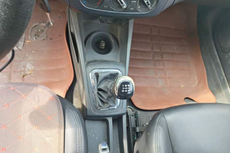 Used Dongfeng Aeolus AX3 2016 1.5L Manual Shangkue Model
