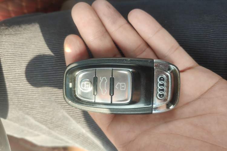 Used Audi A8 2012 A8L 45 TFSI quattro Comfort model
