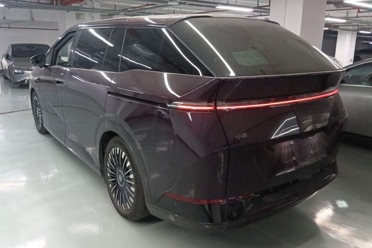 Used XPeng X9 2025 740 Ultra-Long Range Max Exterior 2