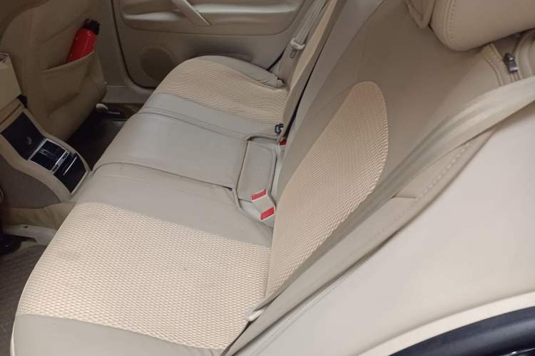 Used Volkswagen Passat 2009 2.0L MFI Automatic Luxury Edition