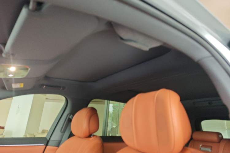 Used Hima AITO M8 2025 Extended-Range Ultra Version 53.4 kWh 5-Seater Edition Headliner