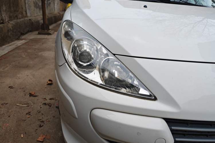 Used Peugeot 307 2013 Hatchback 1.6L Automatic Comfort Edition
