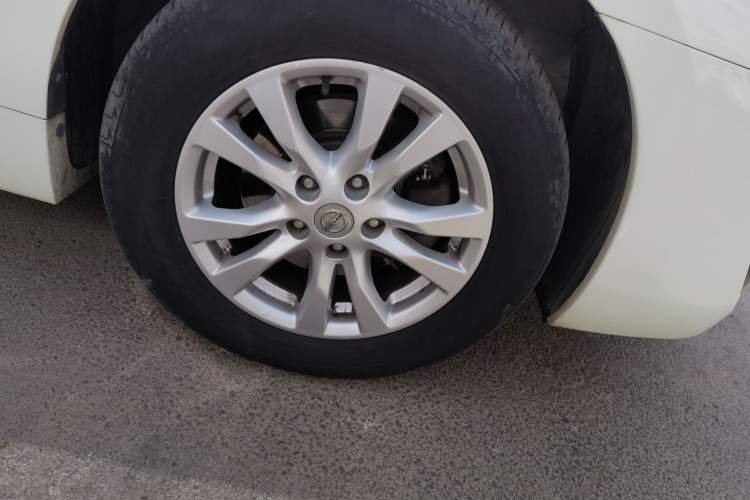 Used Nissan Teana 2013 2.0L XL Comfort Edition Right Front Wheel Hub