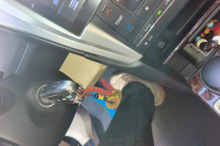 Used Toyota Camry 2016 2.0E 10th Anniversary Elite Edition