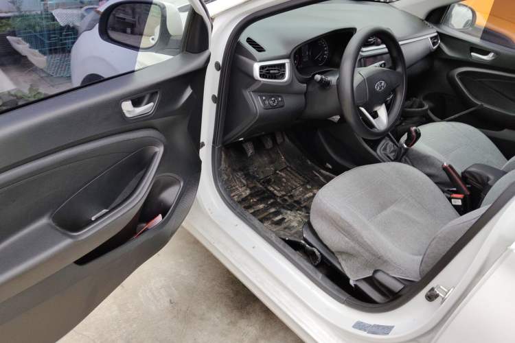 Used Hyundai Verna (older generation) 2020 1.4L Manual GL Refreshed Edition
