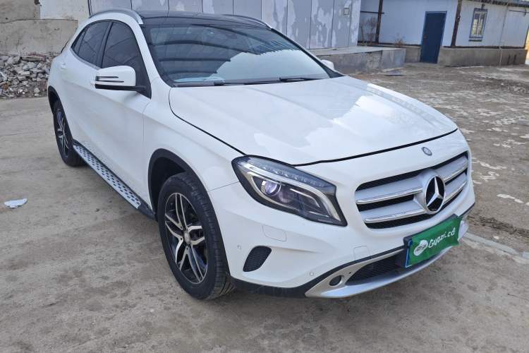 Used Mercedes-Benz GLA 2016 GLA 220 4MATIC Fashion Edition Front Right 45 Deg