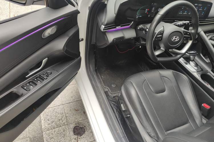 Used Hyundai Elantra 2023 1.5L CVT LUX Prestige Edition
