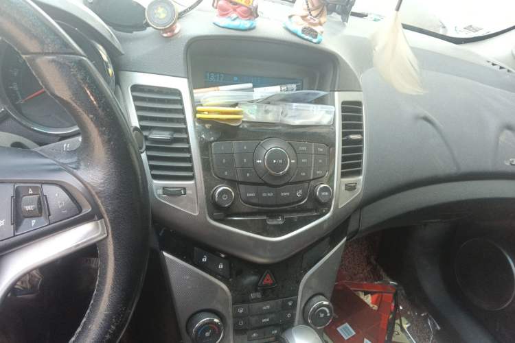 Used Chevrolet Cruze 2013 1.8L SX AT Audio And AC Panel
