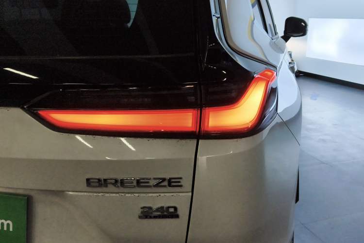 Used Honda Breeze 2023 240TURBO Two-Wheel-Drive Luxury Edition 5 Seats
