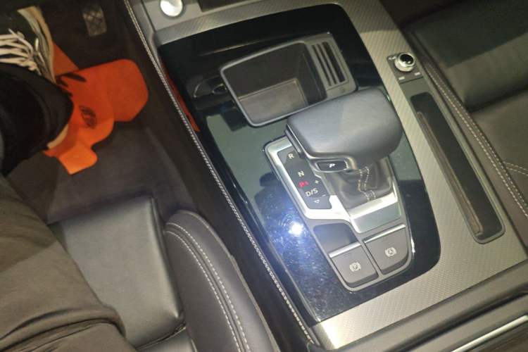 Used Audi Q5L 2022 45T Luxury Dynamic Model
