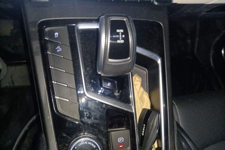 Used Geely Auto Emgrand X7 Sport 2022 Boyue X 1.8TD DCT Smart Model Gear Lever