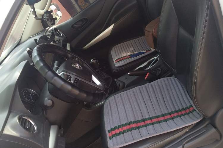 Used Dongfeng Ruichi 6 2020 2.3T Manual Two-Wheel Drive Diesel Standard Version China VI Emission Standard with Long Cargo Bed M9T Left Front Seat