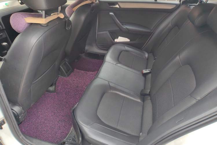 Used Skoda Rapid Spaceback 2014 1.6L Automatic Enjoyment Edition Left Rear Seat