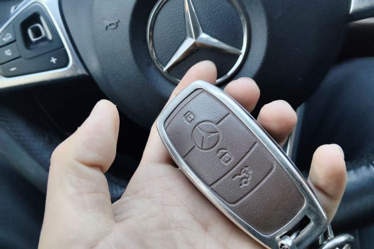 Used Mercedes-Benz E-Class 2016 E 300 L Sporty and Stylish Model