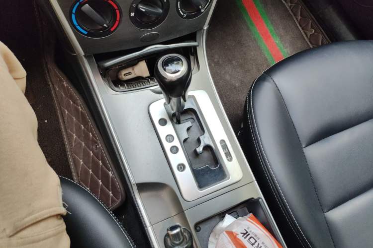 Used Mazda 6 2015 2.0L Automatic Classic Version
