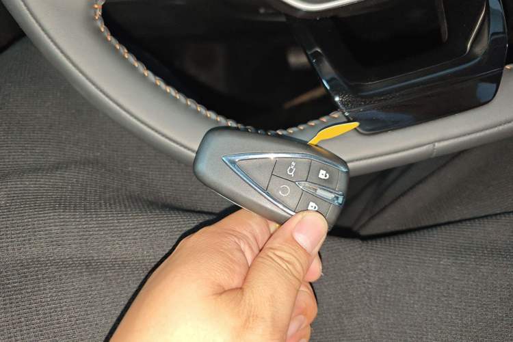 Used CHANGAN X7 PLUS 2024 1.5T Automatic Luxury 7-Seater Vehicle Key