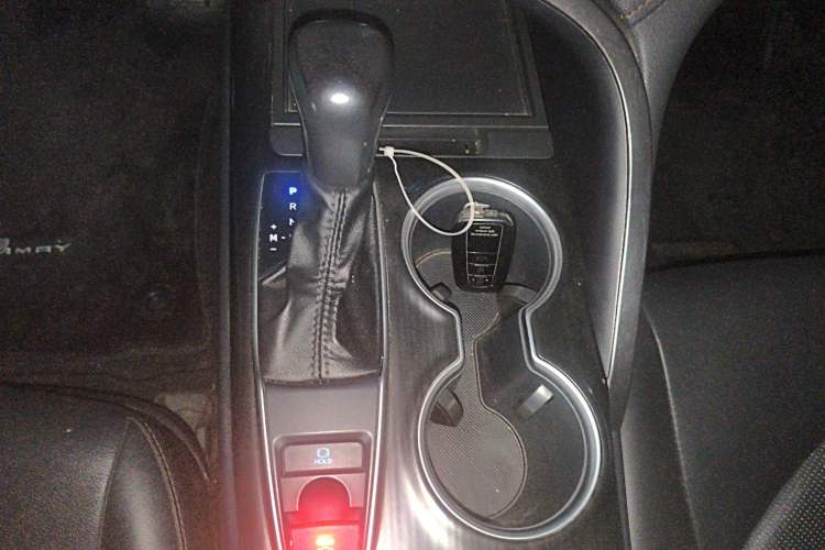 Used Toyota Camry 2022 2.0GVP Premier Edition Gear Lever