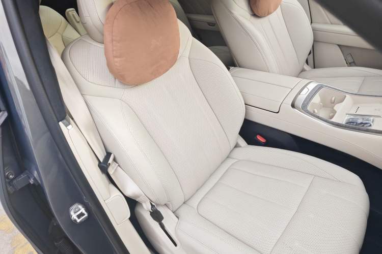 Used ONVO Luxeed L90 2025 Model—Max Six-Seater Version