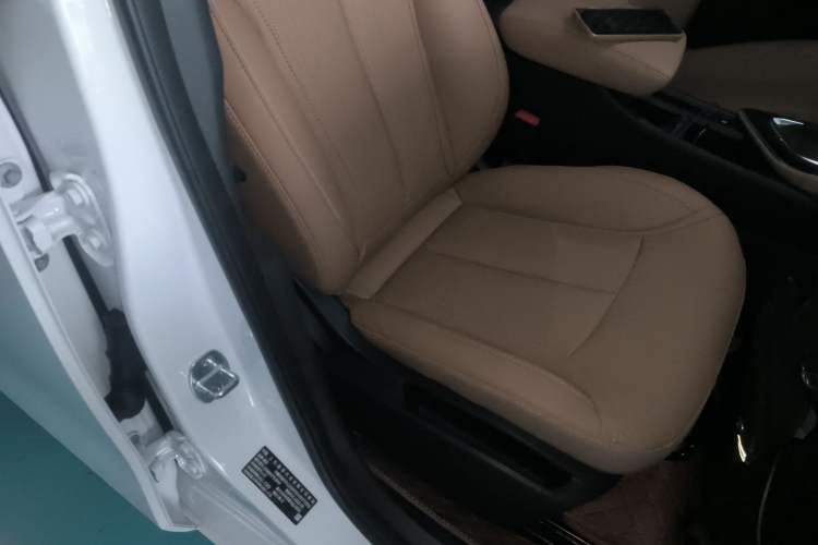 Used Buick GL6 2021 323T Mild Hybrid Connect Luxury Model Right Front Seat