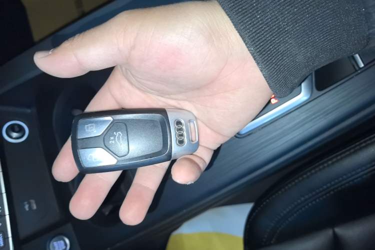 Used Audi A4L 2018 30th Anniversary Edition 40 TFSI Trendy Model Vehicle Key