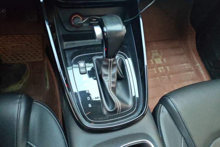 Used Baojun 530 2019 1.5T CVT Prestige Version National V Gear Lever