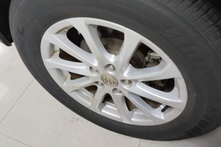 Used Buick Envision 2016 20T Two-Wheel-Drive Elite Model Right Rear Wheel Hub