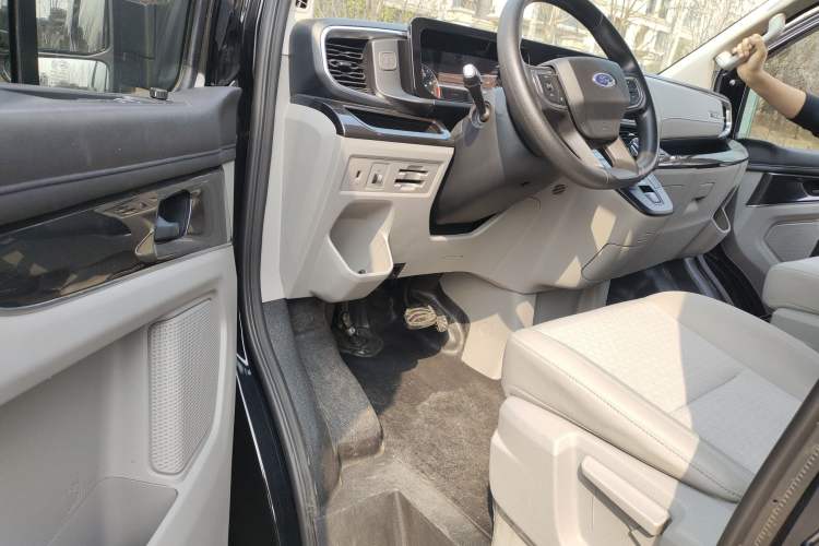 Used Ford Transit 2023 2.0T Gasoline Automatic Business & Travel Model Mid-axle Low-roof Design 7/8/9-Seater