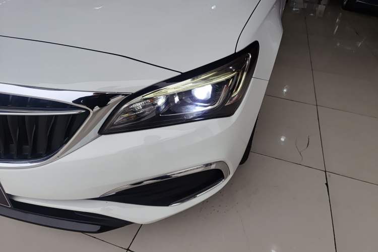 Used Buick Verano 2019 Sedan 15S Automatic Leading Model Left Front Headlight