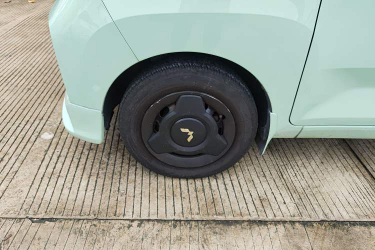 Used Wuling Hongguang MINIEV 2021 Macaron Premium Model – Lithium Iron Phosphate Left Front Wheel Hub