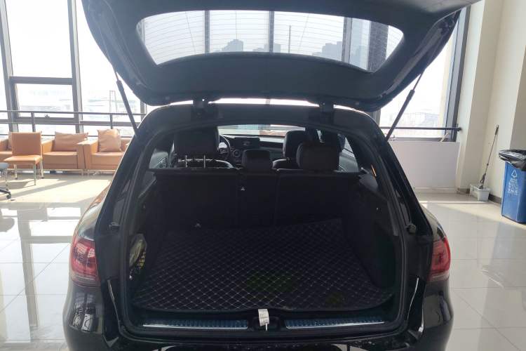 Used Mercedes-Benz GLC 2022 Refreshed GLC 300 L 4MATIC Dynamic Edition Prestige Version Trunk