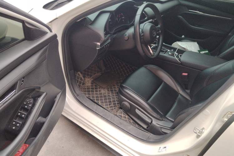 Used Mazda 3 Axela 2021 2.0L Automatic ZhiXuan Edition
