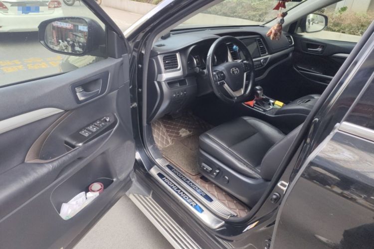 Used Toyota Highlander 2018 2.0T Four-Wheel Drive Prestige Version 7 Seats China VI Standard Driver Seat