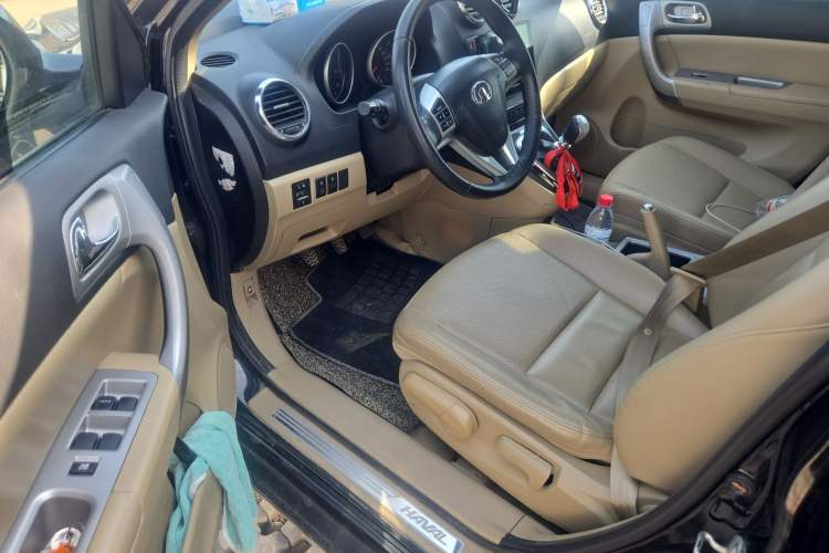 Used Haval H6 2011 Green Silence 2.0T Manual Two-Wheel Drive Urban Model