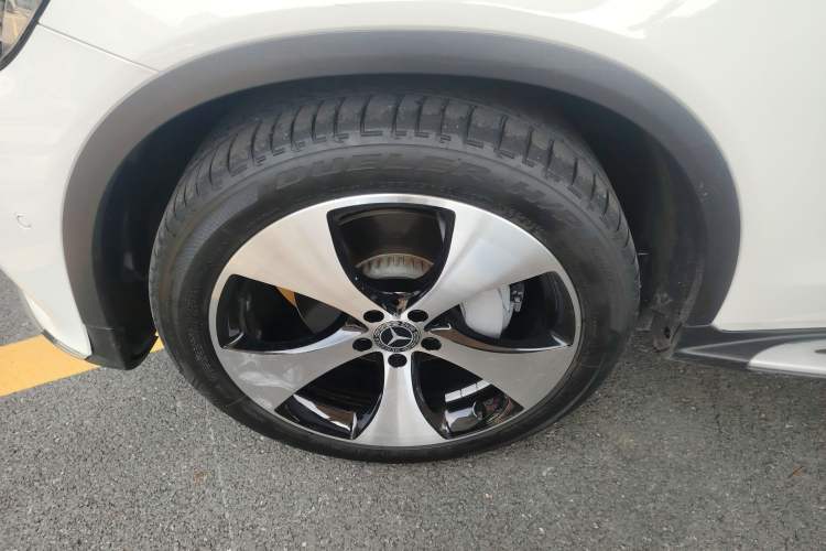 Used Mercedes-Benz GLC 2018 Refreshed GLC 300 4MATIC Dynamic Edition
