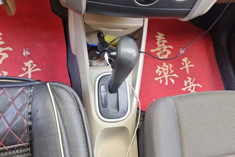 Used Venucia R50 2014 1.6L Automatic Splendid Edition