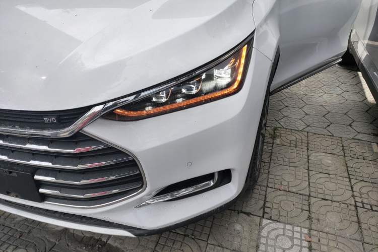 Used BYD Tang 2018 2.0T Automatic Smart Connect Prestige 7-Seater China V Standard