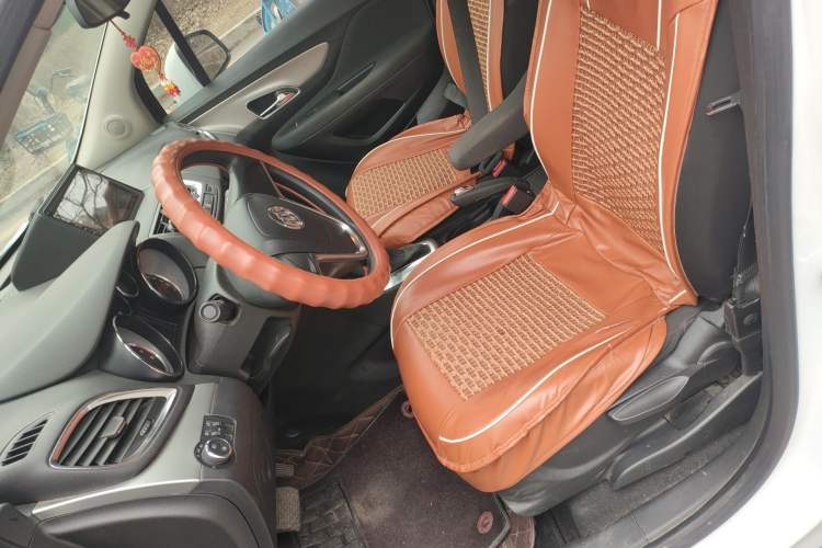 Used Buick Encore 2015 1.4T Automatic Two-Wheel Drive Urban Elite Version Left Front Seat