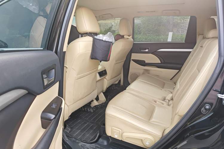 Used Toyota Highlander 2018 2.0T Four-Wheel Drive Luxury Edition 7 Seats China V Emission Standard
